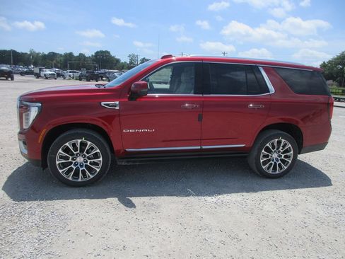 New 2026 GMC Yukon Denali w/ Sun & Power Step Package AWD/4WD image 7