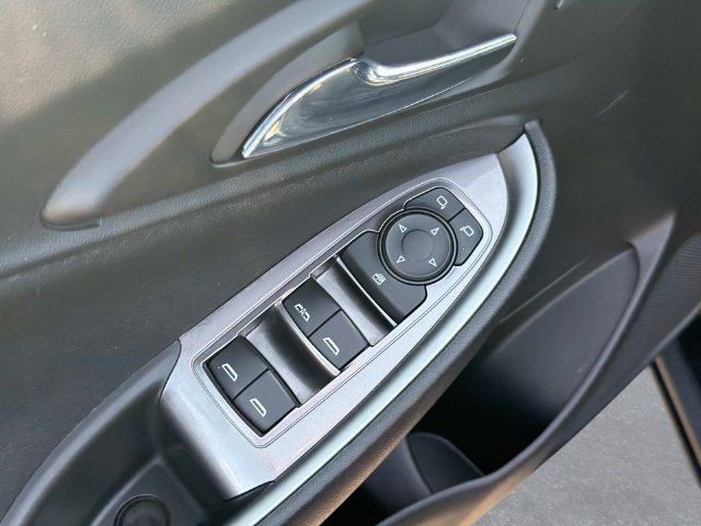 Used 2022 Chevrolet Malibu LT FWD image 18