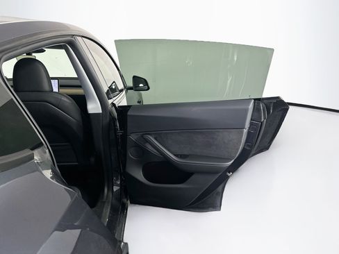 Used 2024 Tesla Model Y Long Range AWD/4WD image 32