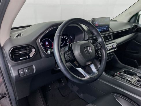 Used 2025 Honda Pilot EX-L image 14
