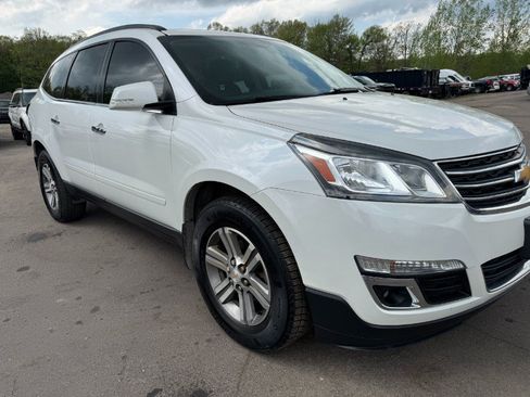 Used 2017 Chevrolet Traverse LT AWD/4WD image 12