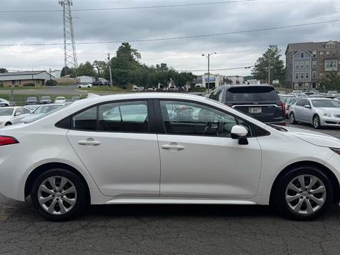 Used 2020 Toyota Corolla LE FWD image 15