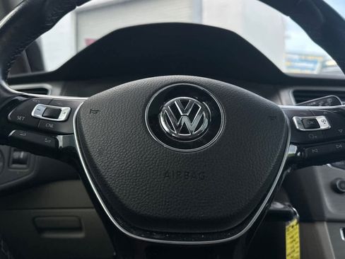 Used 2015 Volkswagen Golf TDI SE image 25