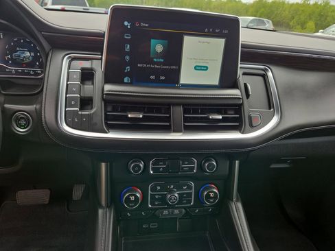 Certified 2022 Chevrolet Tahoe LT w/ Luxury Package AWD/4WD image 18