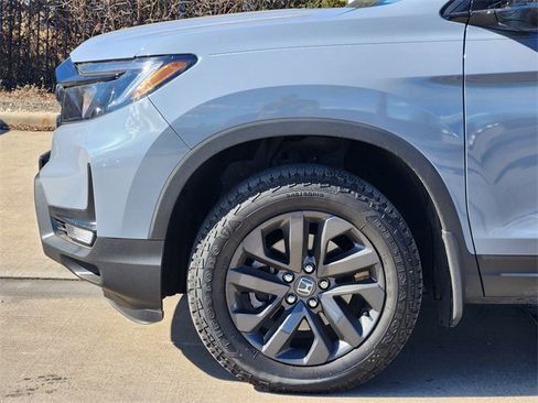 Certified 2025 Honda Ridgeline Sport image 8