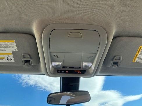 Used 2022 Chevrolet Equinox LT image 16