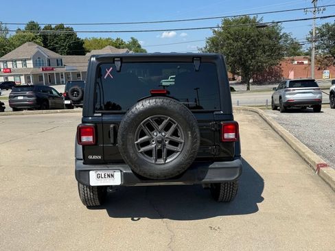 Used 2024 Jeep Wrangler Unlimited Sport AWD/4WD image 7