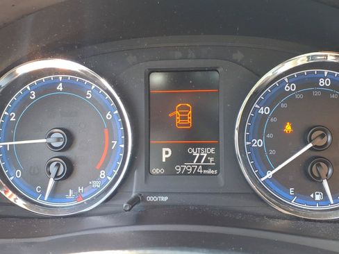 Used 2017 Toyota Corolla LE FWD image 30