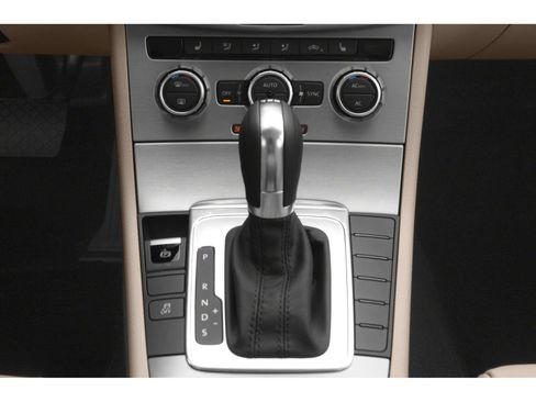 Used 2015 Volkswagen CC Sport image 7