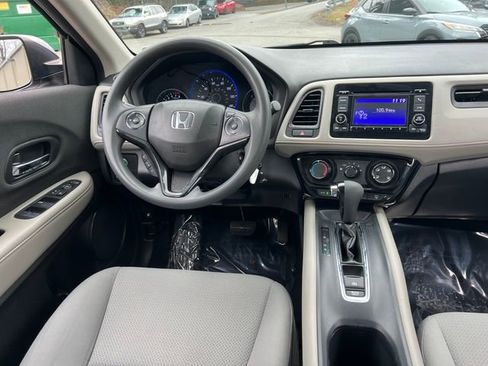 Used 2019 Honda HR-V LX image 16