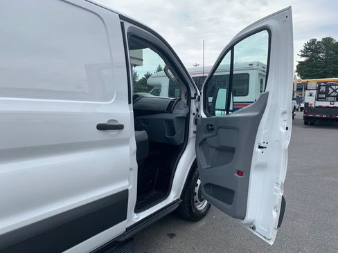 Used 2018 Ford Transit 250 148 Low Roof RWD image 21