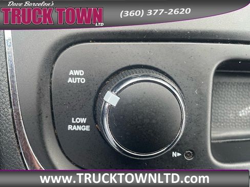 Used 2015 Dodge Durango R/T w/ Technology Group AWD/4WD image 32
