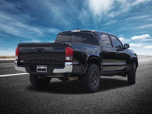 Used 2019 Toyota Tacoma SR5 RWD image 12