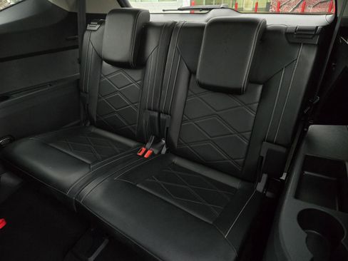 Used 2024 Volkswagen Atlas SE image 12