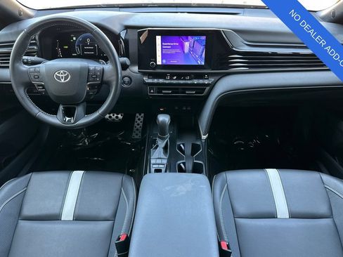 Used 2025 Toyota Camry SE w/ Convenience Package FWD image 15