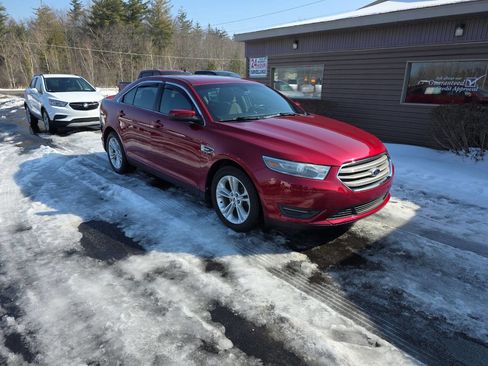 Used 2014 Ford Taurus SEL image 4