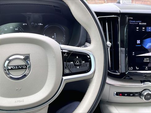 Used 2021 Volvo XC60 T8 Inscription w/ Advanced Package image 21