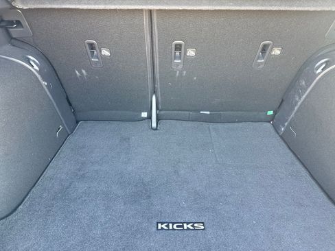 Used 2023 Nissan Kicks SR w/ SR Premium Package FWD image 30