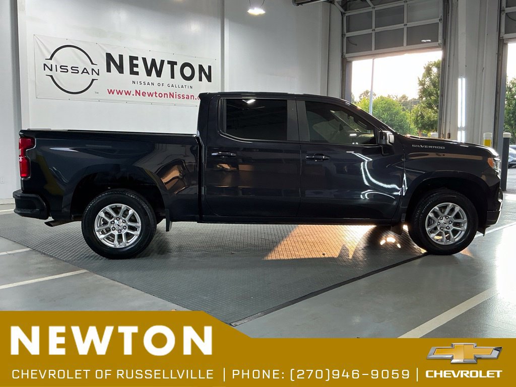 Used 2024 Chevrolet Silverado 1500 RST RWD image 4