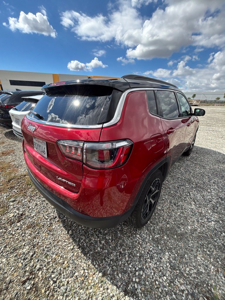 Used 2025 Jeep Compass Limited AWD/4WD image 4