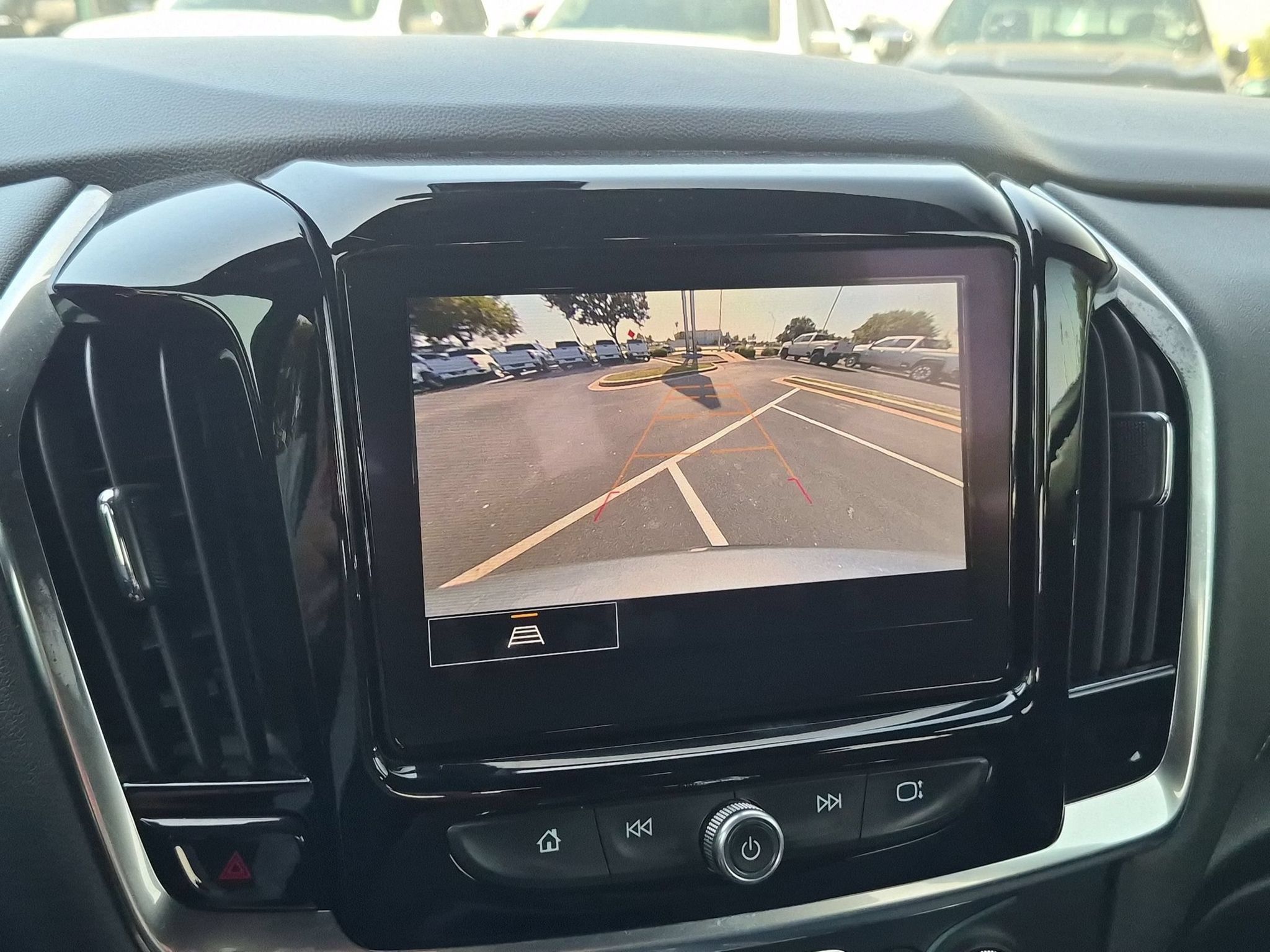 Certified 2023 Chevrolet Traverse LT FWD image 18