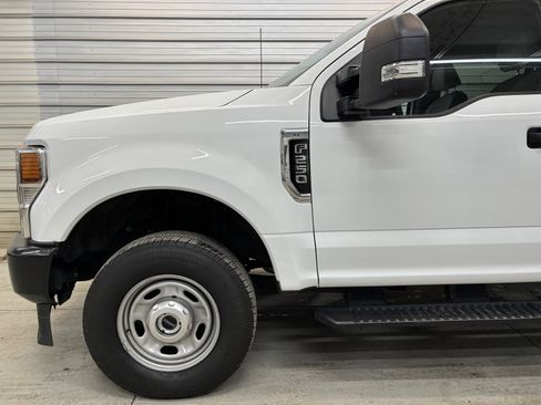 Used 2022 Ford F250 XL w/ Power Equipment Group image 4