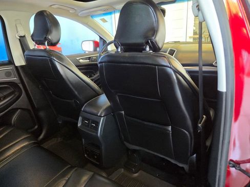 Used 2019 Ford Edge Titanium w/ Cold Weather Package AWD/4WD image 29