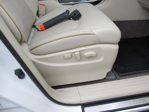 Used 2017 INFINITI QX80 2WD w/ Driver Assistance Package image 42