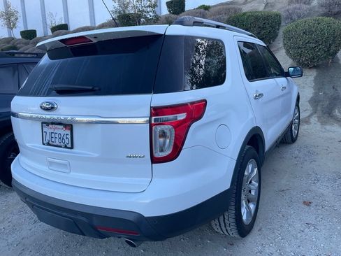 Used 2015 Ford Explorer XLT w/ Equipment Group 202A AWD/4WD image 8