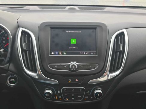 Used 2022 Chevrolet Equinox LT w/ Driver Convenience Package image 12