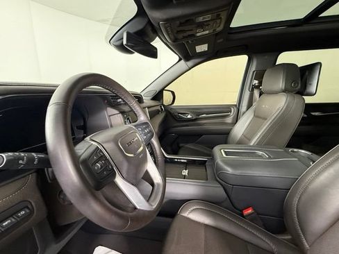 Used 2023 GMC Yukon XL Denali RWD image 17
