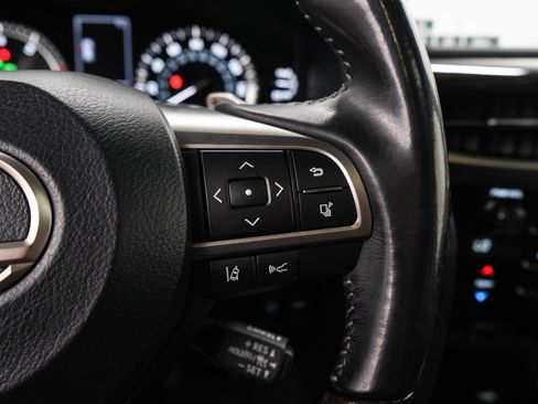 Used 2018 Lexus LX 570 4WD image 30