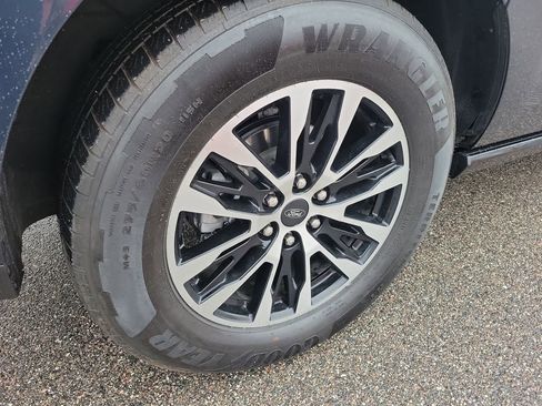 Used 2025 Ford Expedition Max Platinum image 6