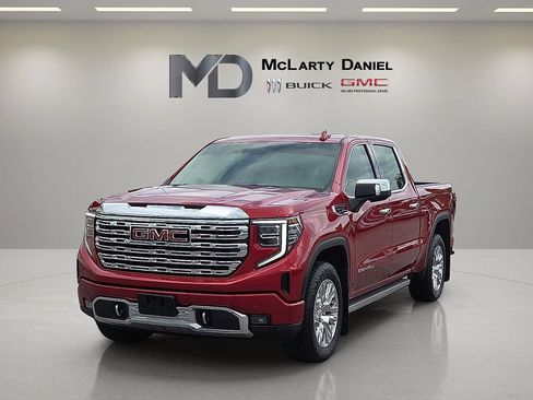 Used 2023 GMC Sierra 1500 Denali AWD/4WD image 3