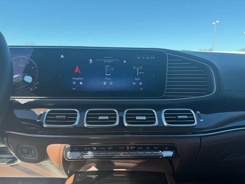 Used 2025 Mercedes-Benz GLE 350 4MATIC image 23