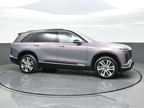 Used 2026 Cadillac Vistiq Luxury AWD/4WD image 8