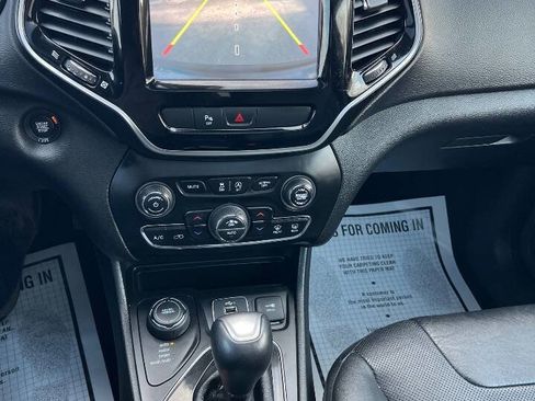 Used 2019 Jeep Cherokee Limited image 37