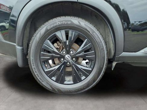 Used 2023 Nissan Rogue SV w/ SV Premium B Package FWD image 20