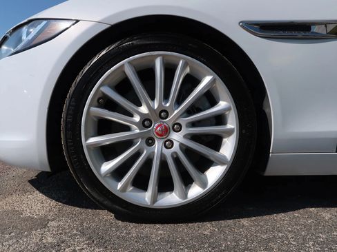 Used 2017 Jaguar XE First Edition image 58