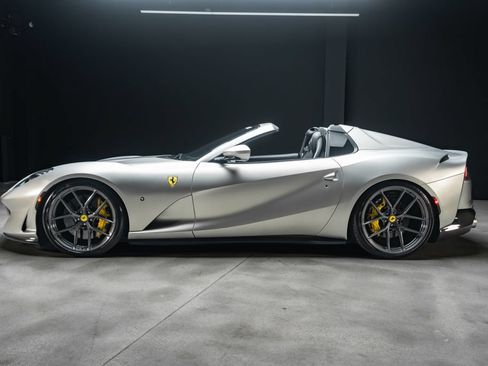 Used 2021 Ferrari 812 GTS RWD image 27
