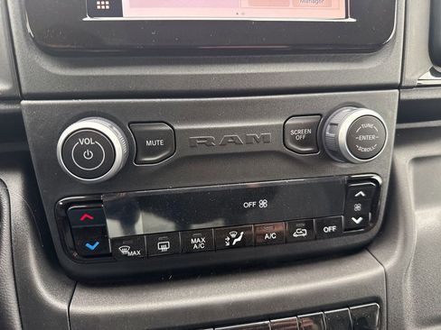 Used 2024 RAM ProMaster 2500 image 34