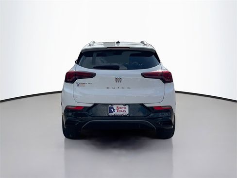 Used 2025 Buick Encore GX Sport Touring image 6