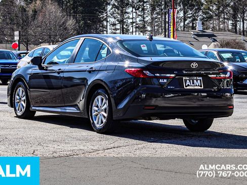 Used 2025 Toyota Camry LE image 7