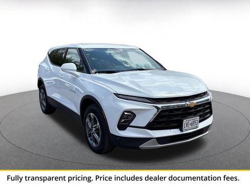 Used 2025 Chevrolet Blazer LT FWD image 1