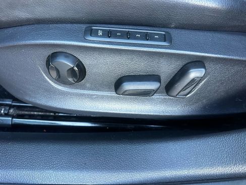 Used 2014 Volkswagen Passat 1.8T SEL Premium image 21