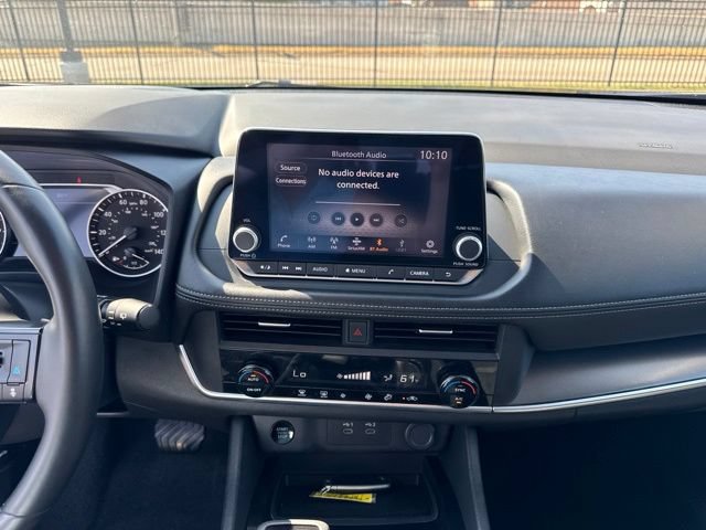 Used 2025 Nissan Rogue SV FWD image 12