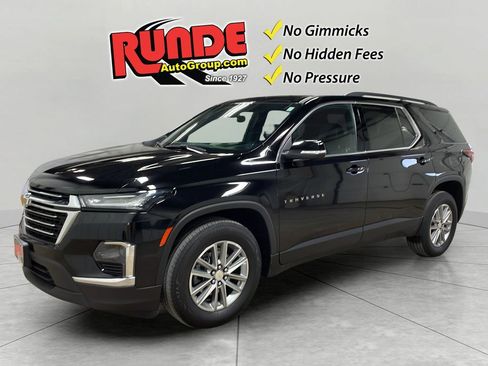 Used 2023 Chevrolet Traverse LT image 1