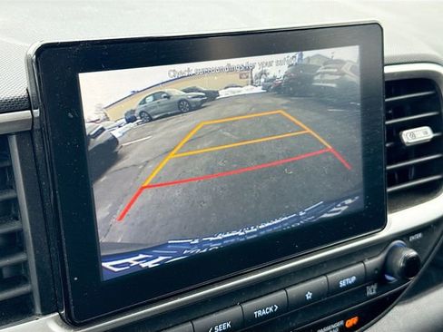 Used 2020 Hyundai Venue SEL image 13