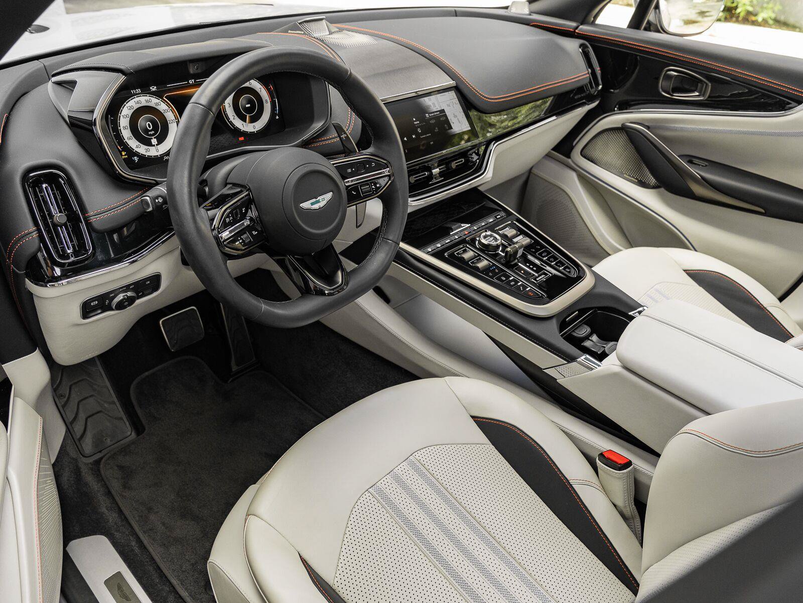 Used 2025 Aston Martin DBX 707 AWD/4WD image 2