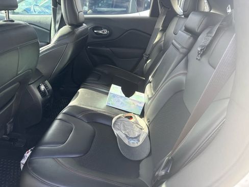 Used 2019 Jeep Cherokee Trailhawk w/ Comfort/Convenience Group image 7